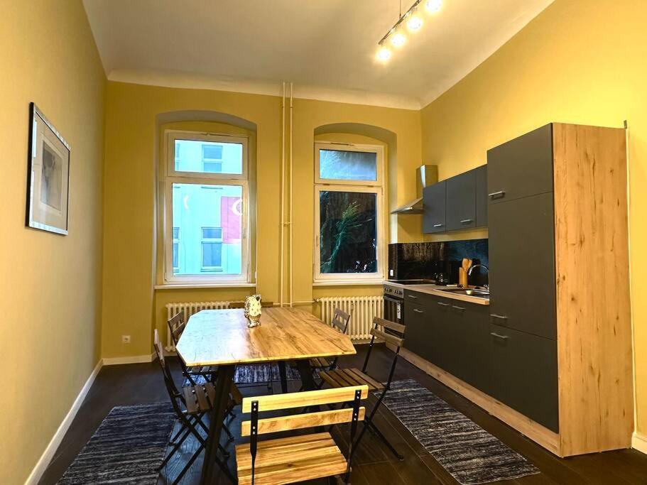 Schoenes Grosses Apartment Im Zentrum Berlins Exterior foto