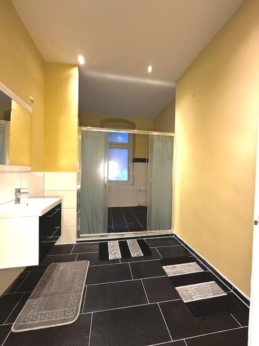 Schoenes Grosses Apartment Im Zentrum Berlins Exterior foto